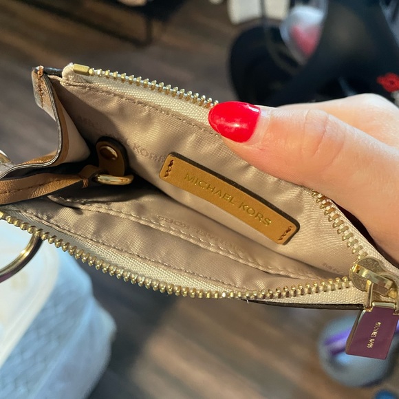 Michael Kors wallet - Picture 4 of 4